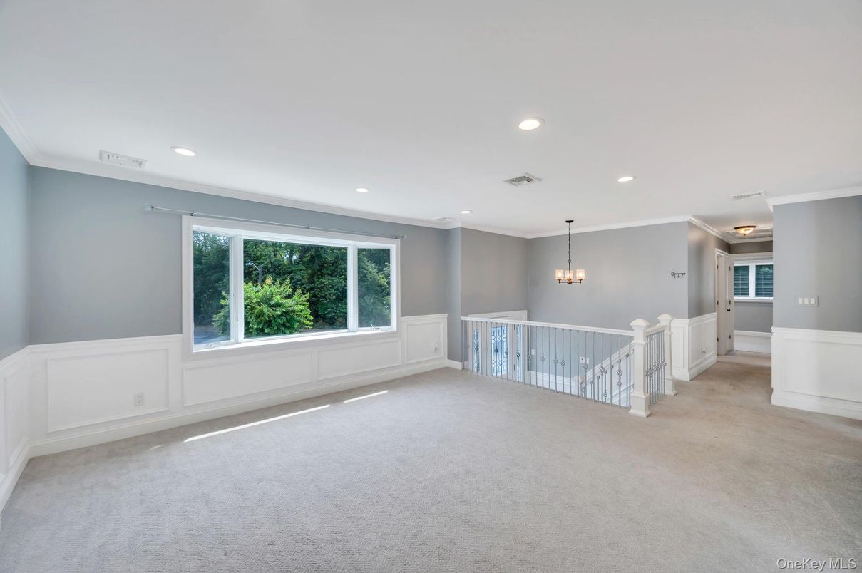 Empty room, Interior, Pendant Lights, Recessed Lighting