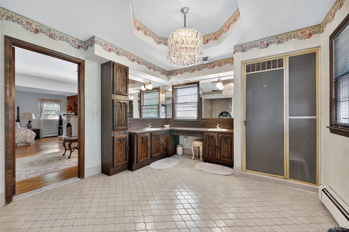 Chandelier, Interior