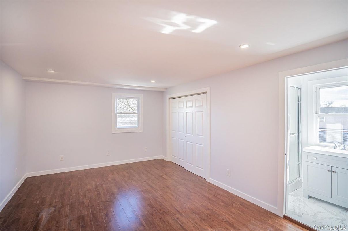 Empty room, Interior, Marble, Recessed Lighting, Wood Texture Flooring