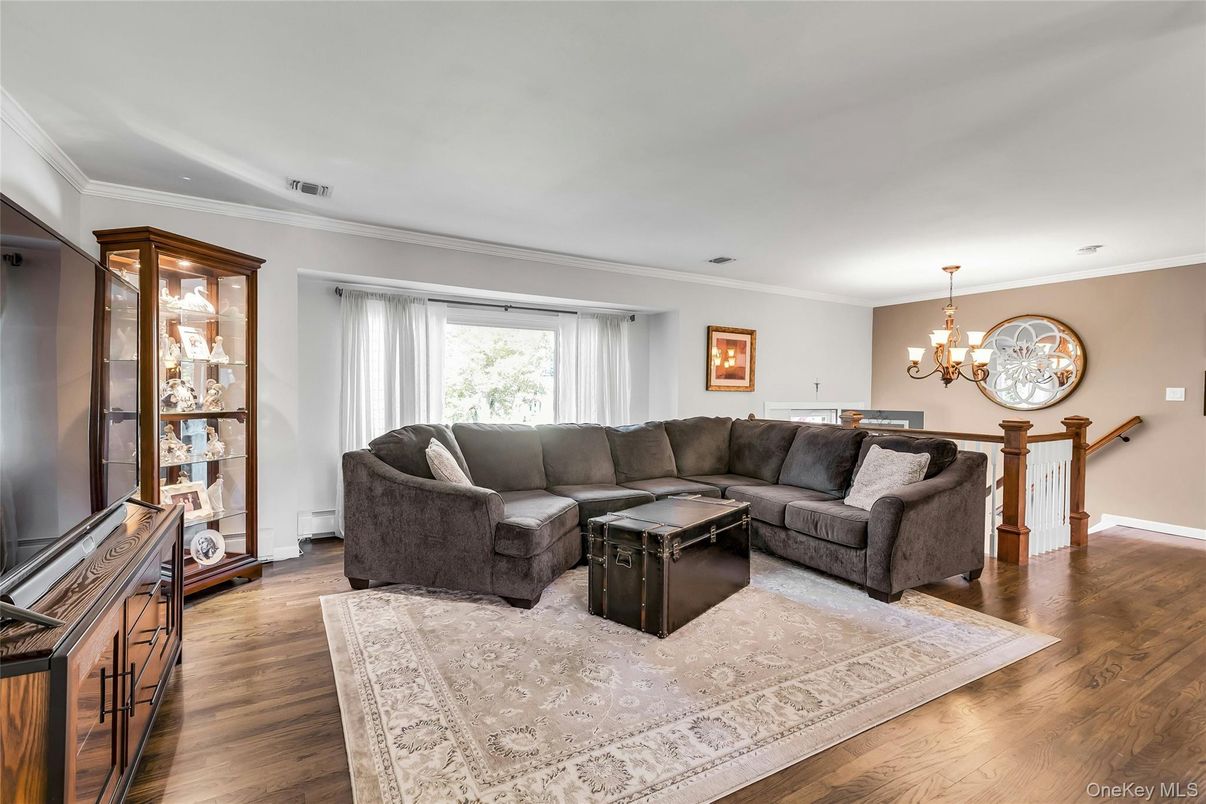Chandelier, Dining room, Interior, Living room, Wood Texture Flooring