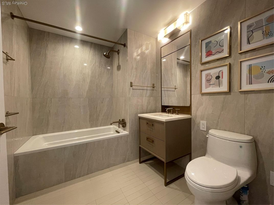 Bathroom, Interior, Recessed Lighting