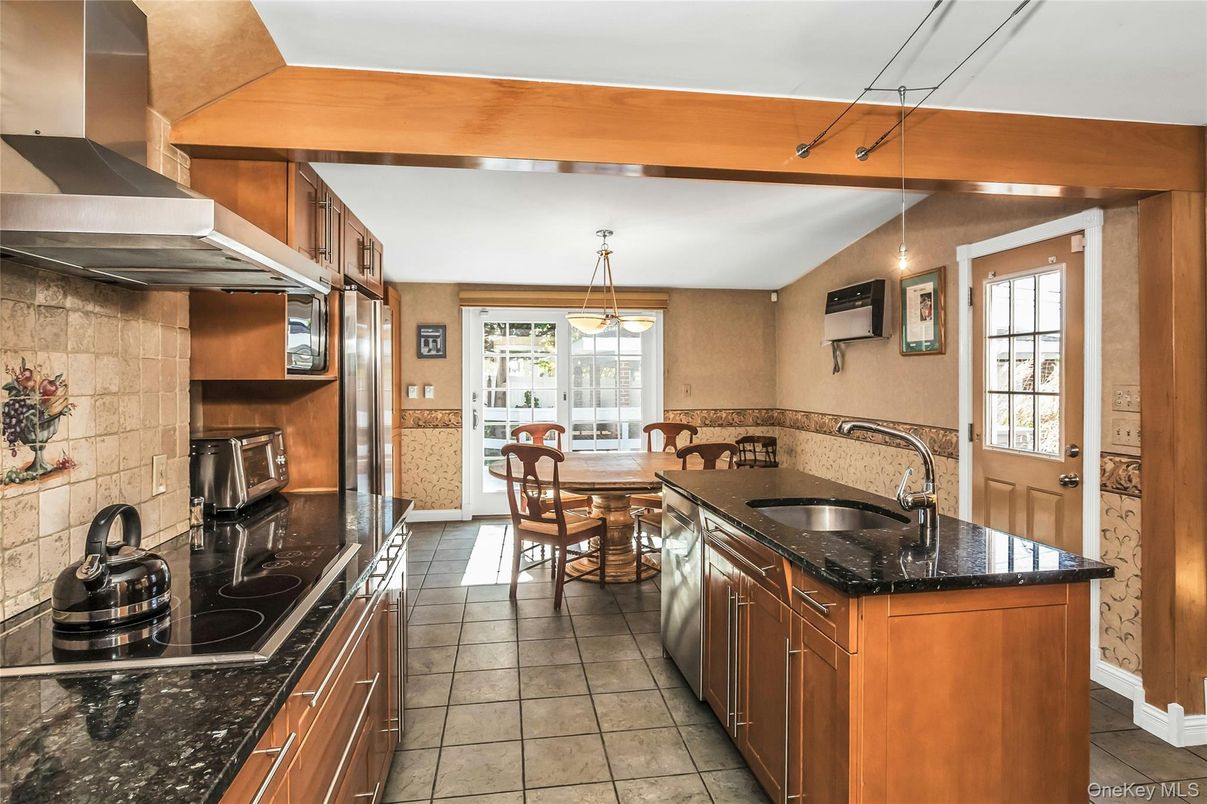 Dining room, Interior, Kitchen, Pendant Lights
