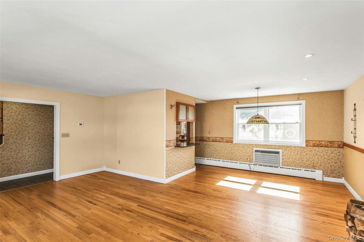 Empty room, Interior, Pendant Lights, Recessed Lighting, Wood Texture Flooring