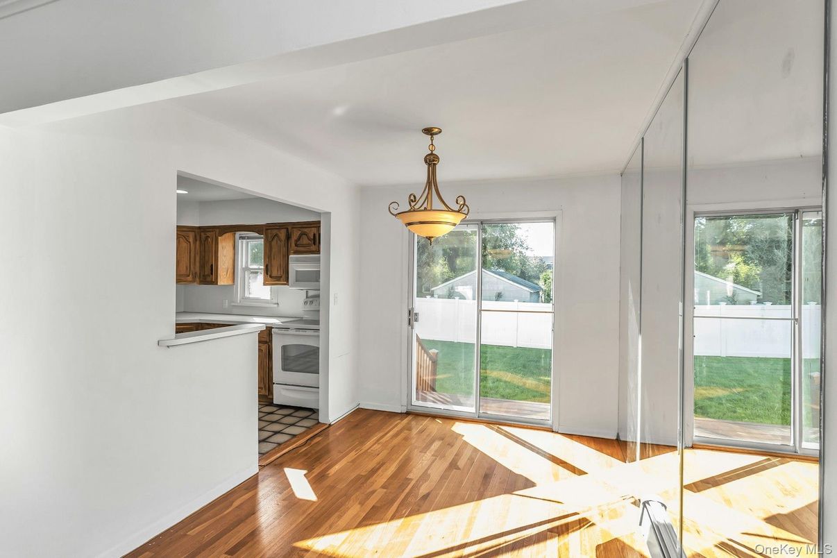 Interior, Kitchen, Pendant Lights, Wood Texture Flooring