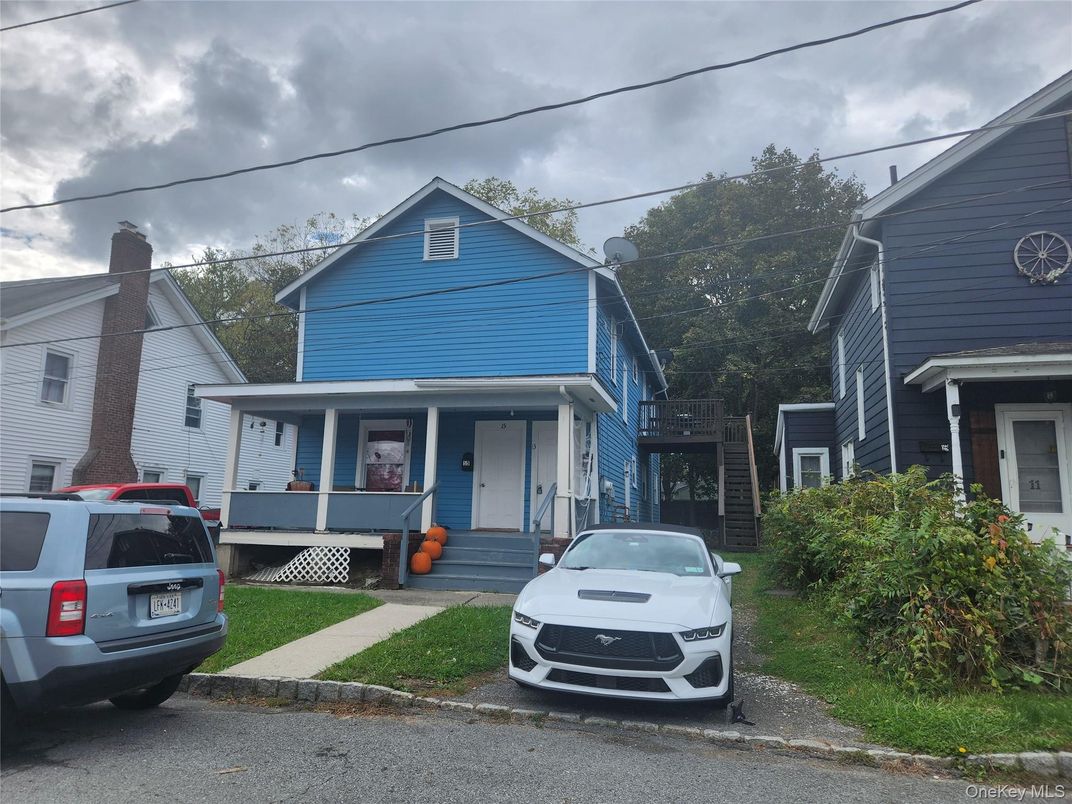 Exterior, Facade, Queen Anne Victorian