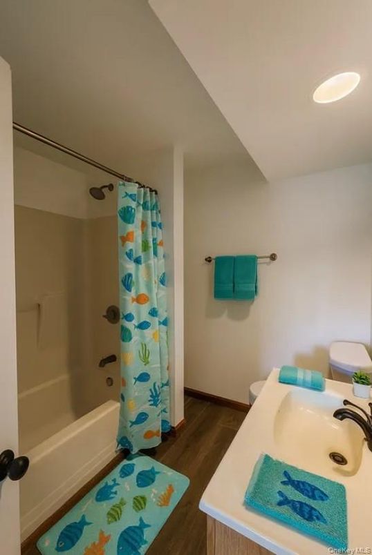 Bathroom, Interior, Recessed Lighting, Wood Texture Flooring