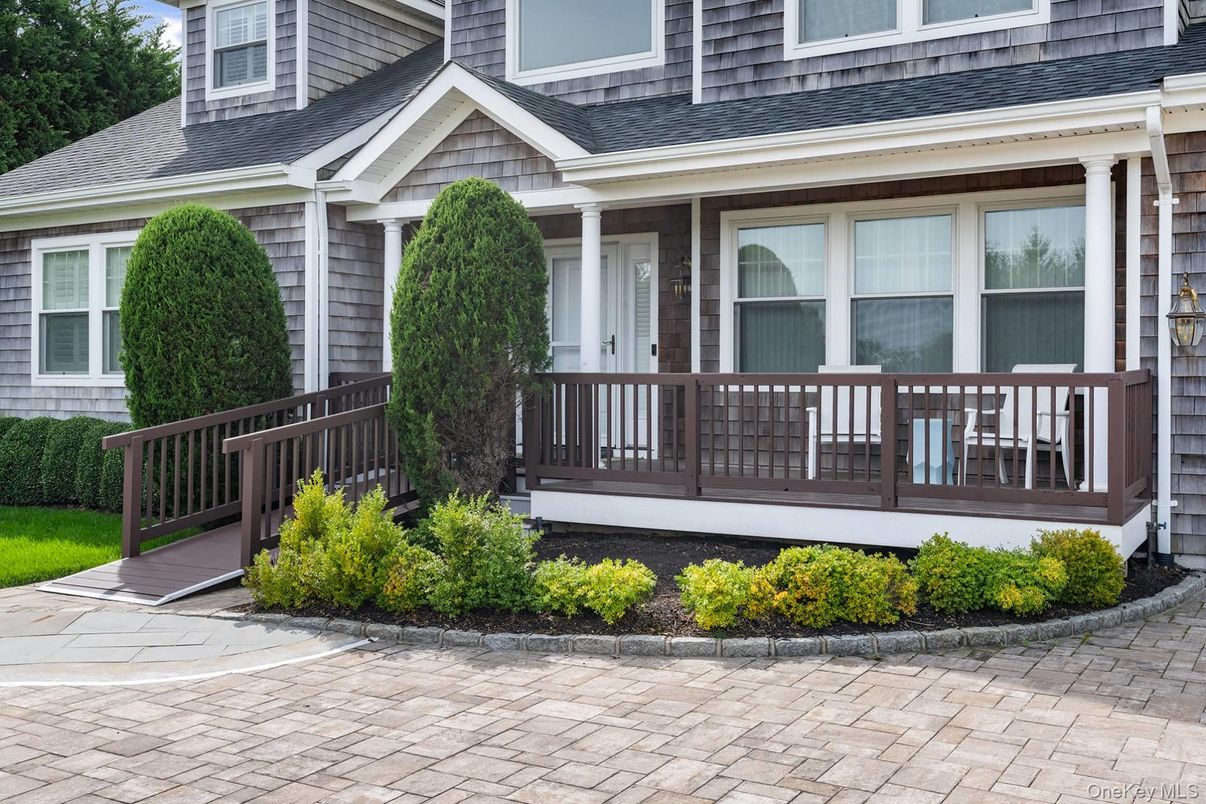 Exterior, Facade, Farmhouse
