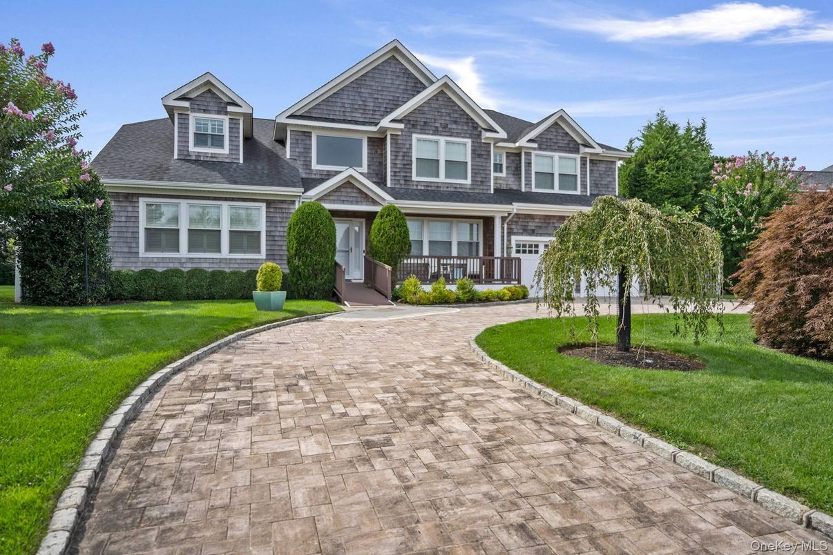 Exterior, Facade, Farmhouse
