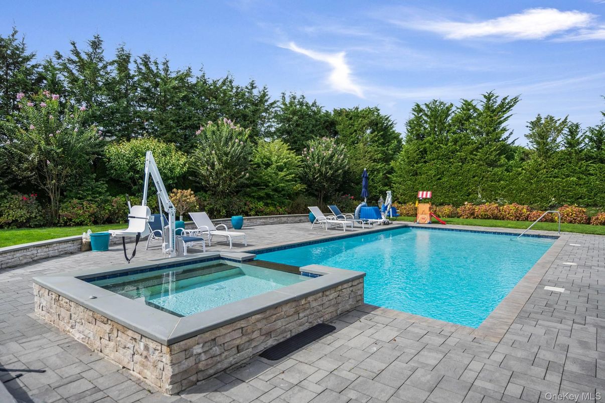 Exterior, Playground, Pool