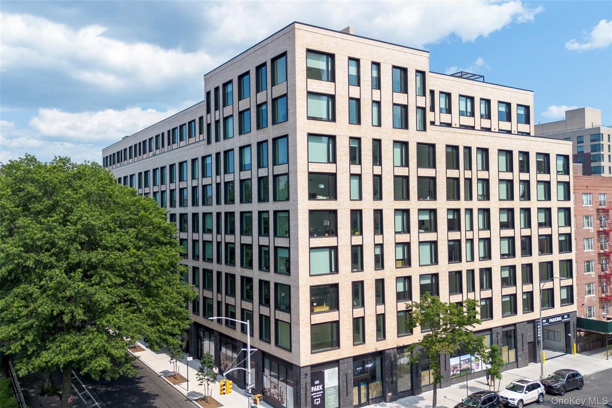 Exterior, Facade, Highrise