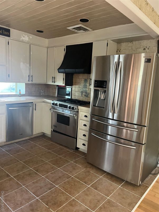 Interior, Kitchen, Stainless Steel Appliances