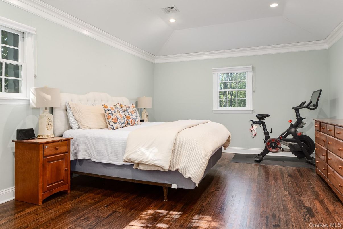Bedroom, Fitness Equipment, Interior, Recessed Lighting, Wood Texture Flooring