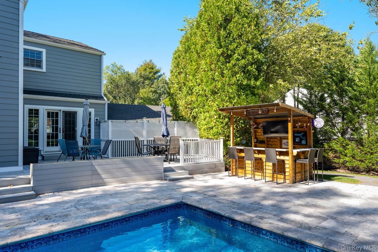 Exterior, Pool