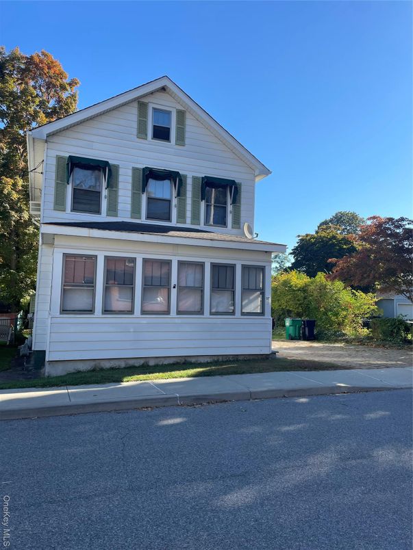 Exterior, Facade, Farmhouse