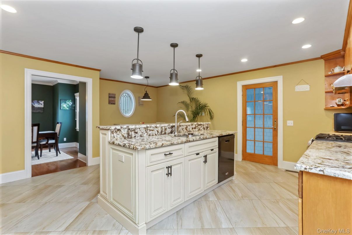 Dining room, Interior, Kitchen, Pendant Lights, Recessed Lighting