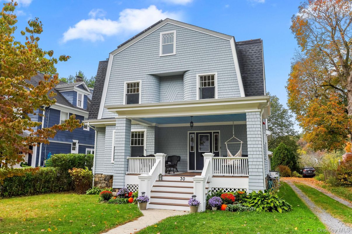 Exterior, Facade, Queen Anne Victorian