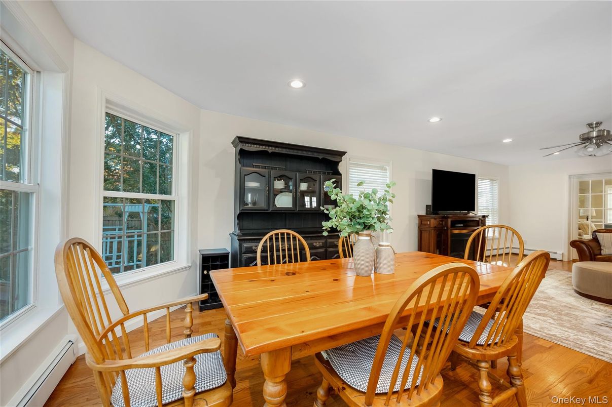 Dining room, Interior, Recessed Lighting, Wood Texture Flooring