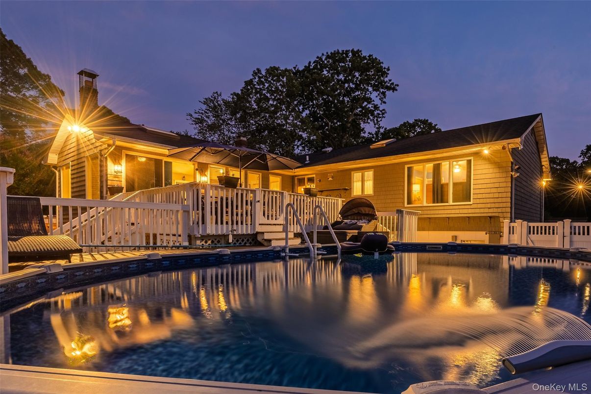Exterior, Pool