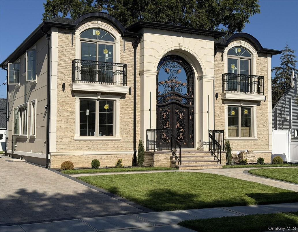 Exterior, Facade, Brick Facade, French Provincial