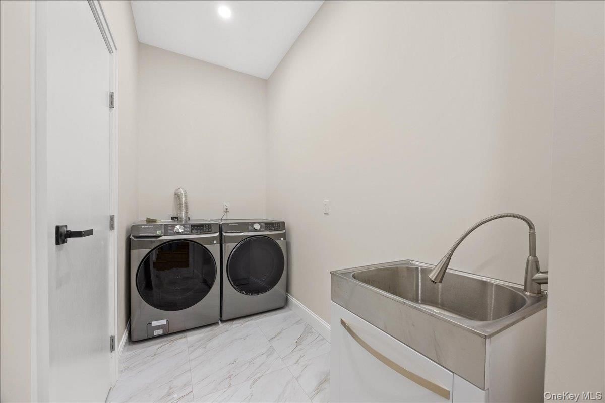 Interior, Marble, Recessed Lighting, Washer