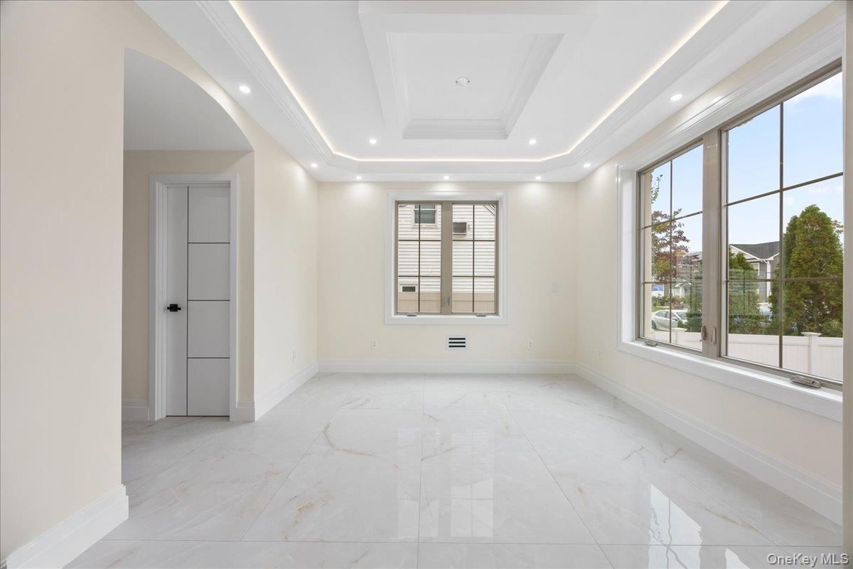 Empty room, Interior, Marble, Recessed Lighting