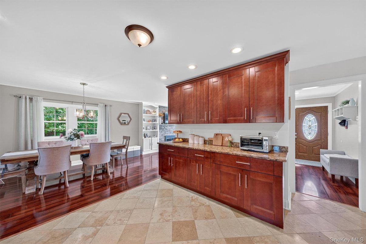 Dining room, Interior, Kitchen, Pendant Lights, Recessed Lighting, Wood Texture Flooring