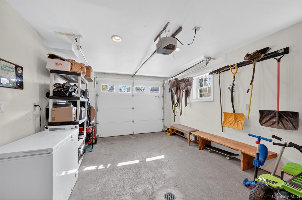 Garage, Interior, Recessed Lighting, Washer