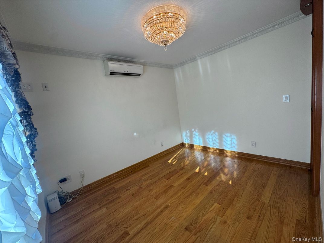 Chandelier, Empty room, Interior, Wood Texture Flooring