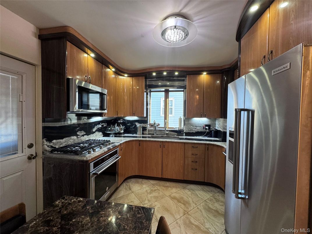 Interior, Kitchen, Stainless Steel Appliances