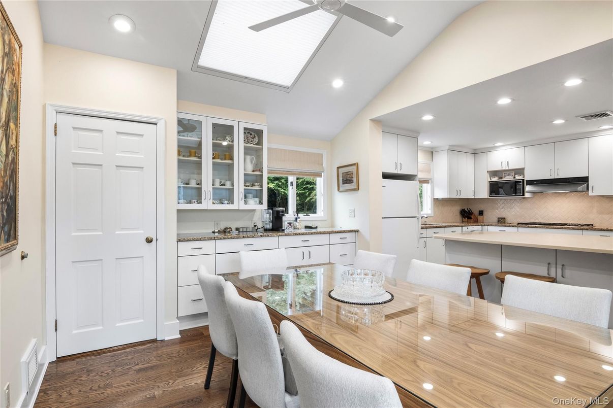 Dining room, Interior, Kitchen, Recessed Lighting, Stainless Steel Appliances, Wood Texture Flooring