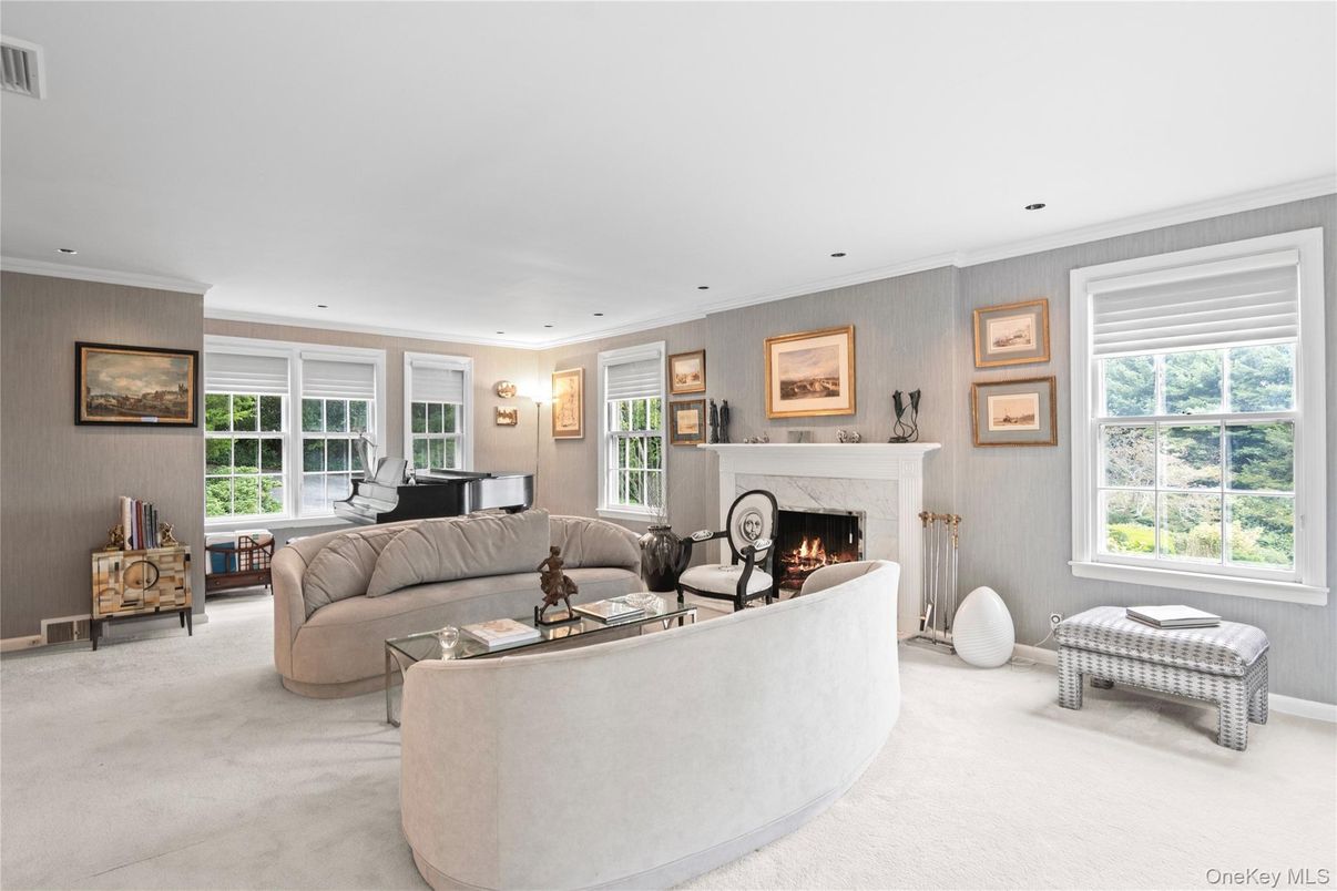 Fireplace, Interior, Living room, Piano, Recessed Lighting