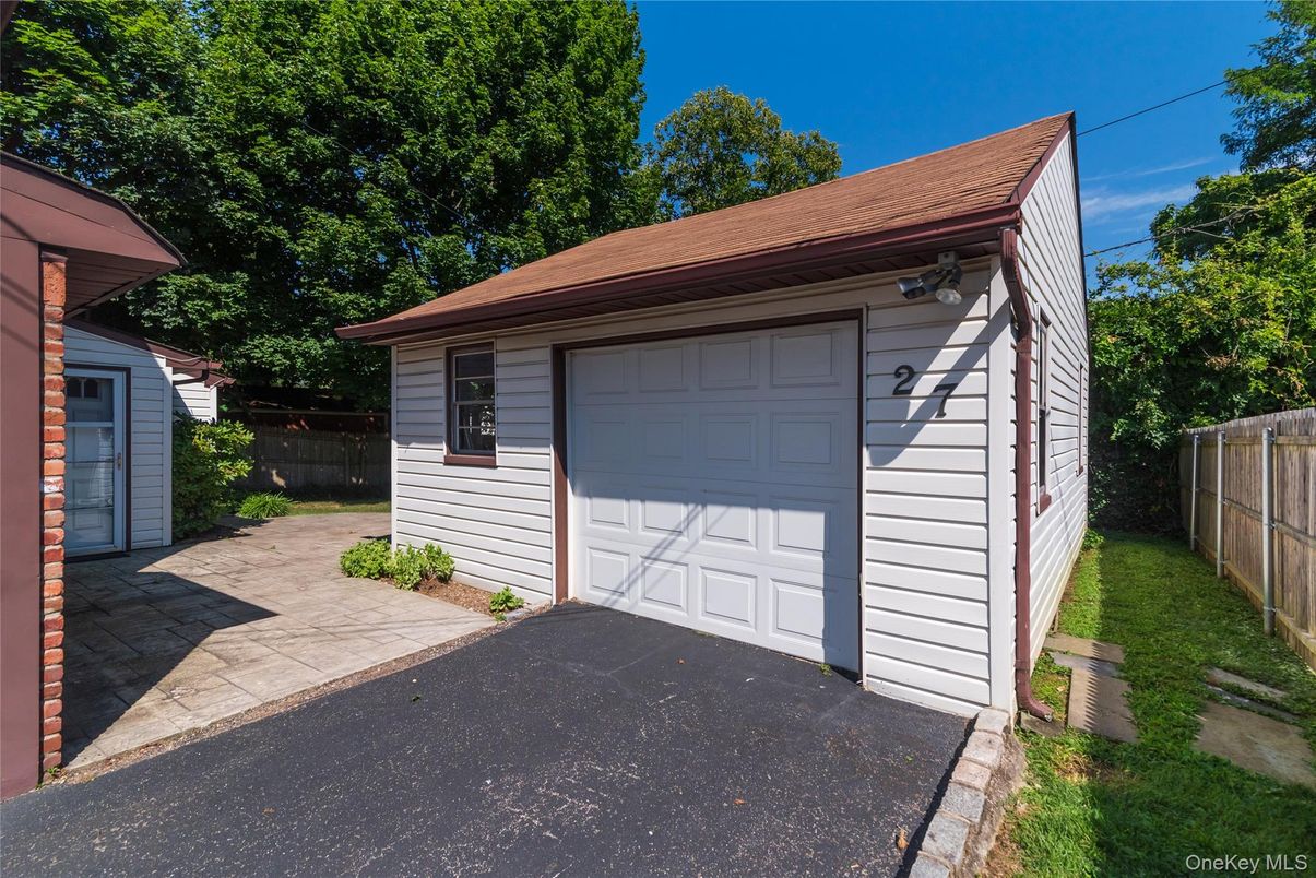Detached Garage, Exterior