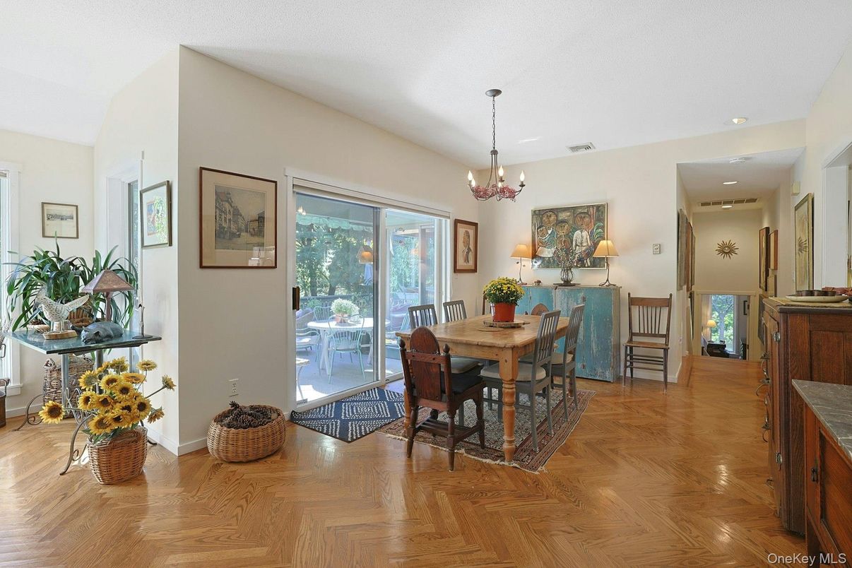 Chandelier, Dining room, Interior, Recessed Lighting, Wood Texture Flooring