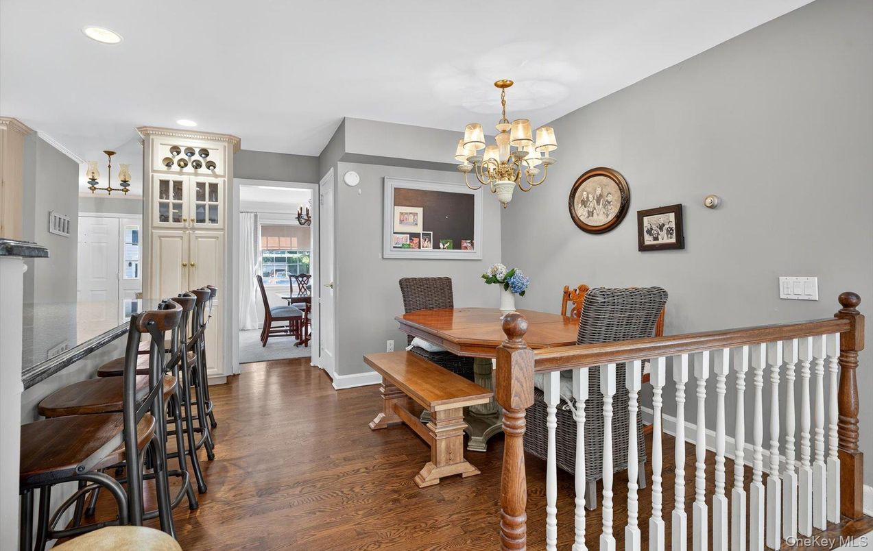 Chandelier, Dining room, Interior, Recessed Lighting, Wood Texture Flooring