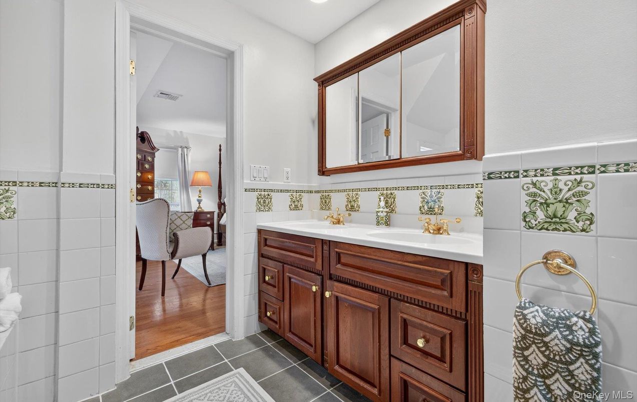 Bathroom, Interior, Recessed Lighting, Wood Texture Flooring