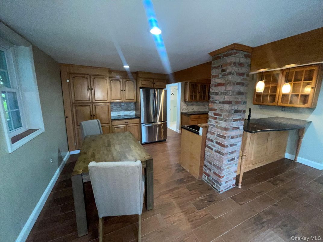 Dining room, Interior, Kitchen, Stainless Steel Appliances, Wood Texture Flooring