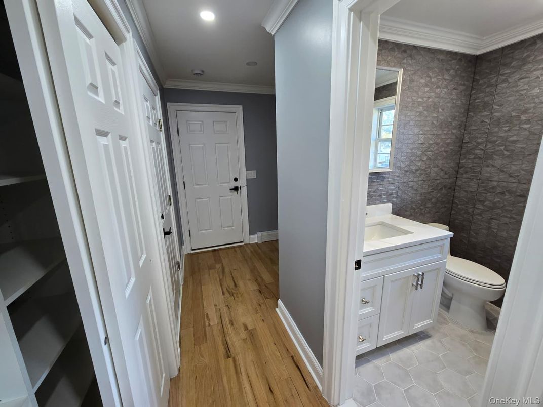 Bathroom, Interior, Recessed Lighting, Wood Texture Flooring