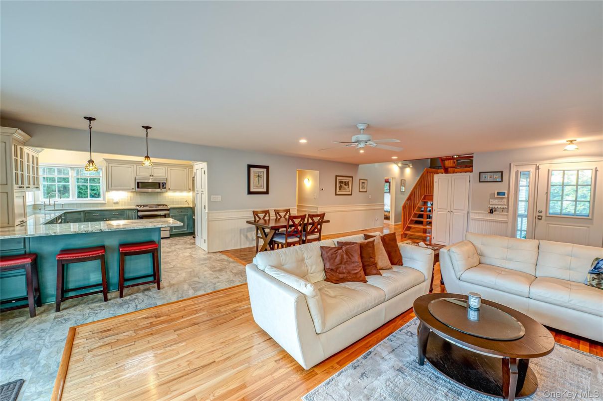 Dining room, Interior, Kitchen, Living room, Pendant Lights, Recessed Lighting, Stainless Steel Appliances, Wood Texture Flooring