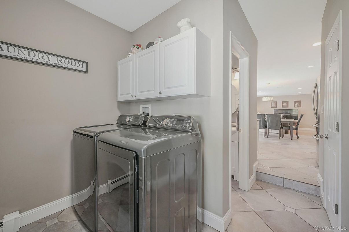 Dining room, Interior, Marble, Recessed Lighting, Washer