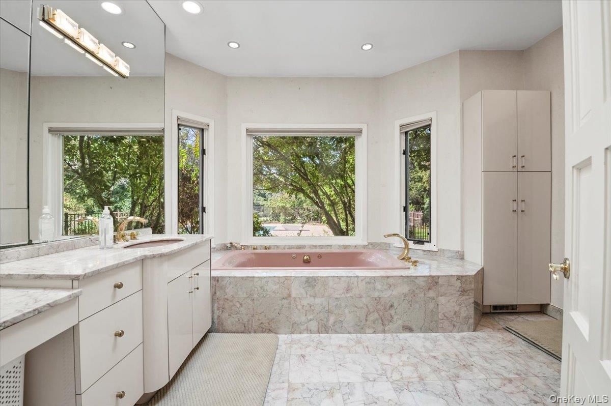 Bathroom, Interior, Marble, Recessed Lighting