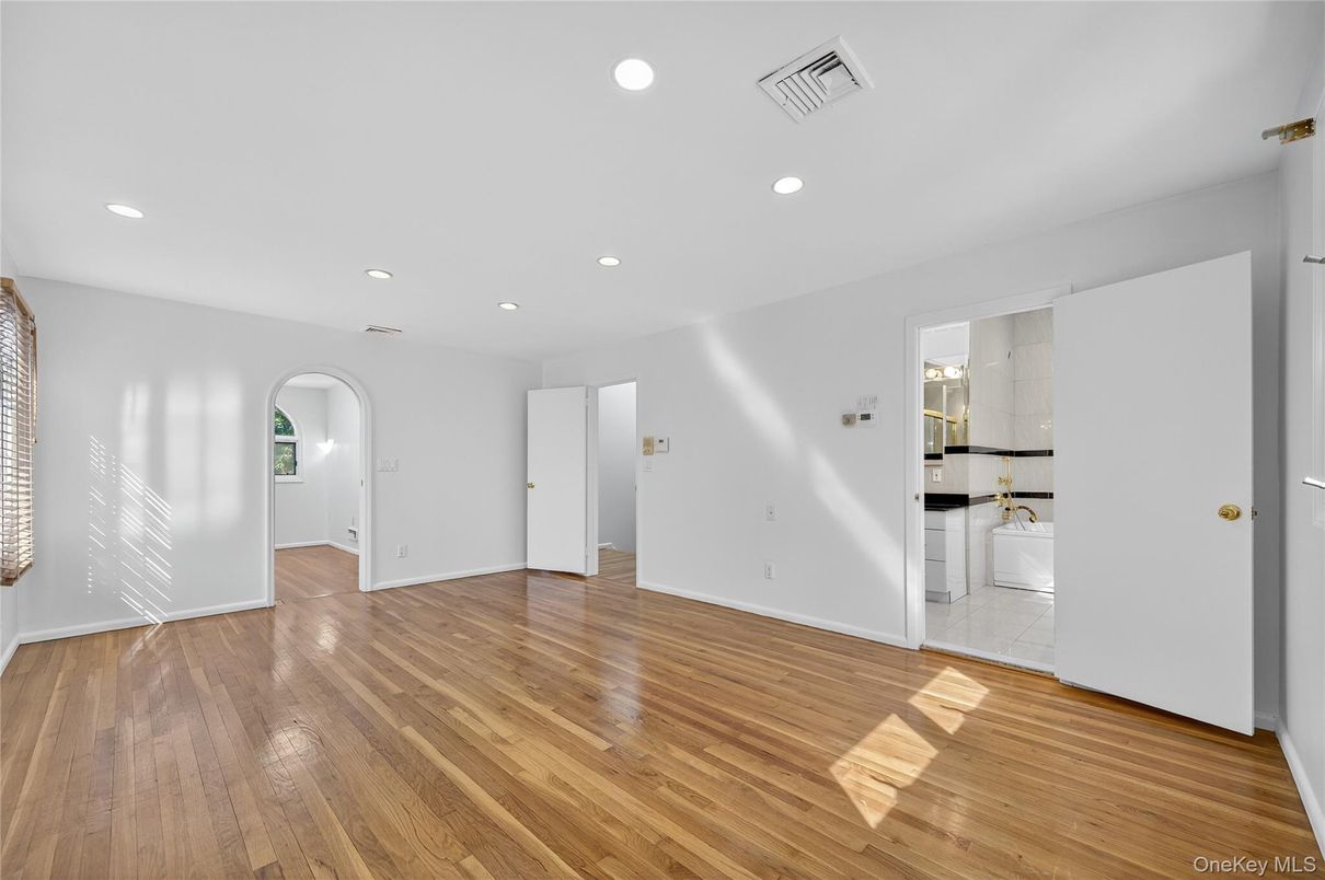 Bathroom, Empty room, Interior, Recessed Lighting, Wood Texture Flooring