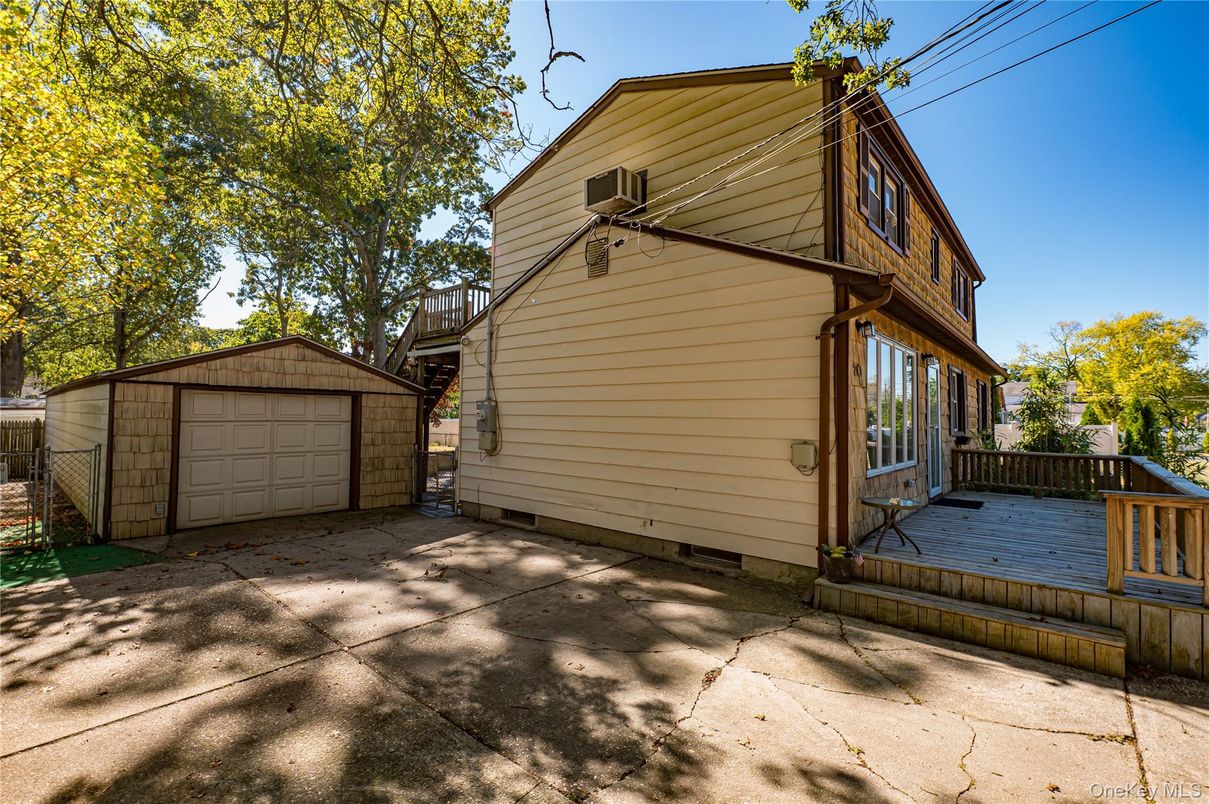 Detached Garage, Exterior