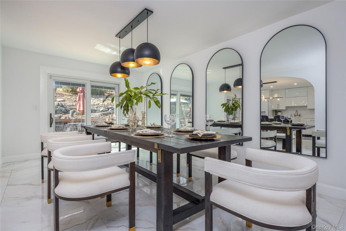 Dining room, Interior, Kitchen, Marble, Pendant Lights