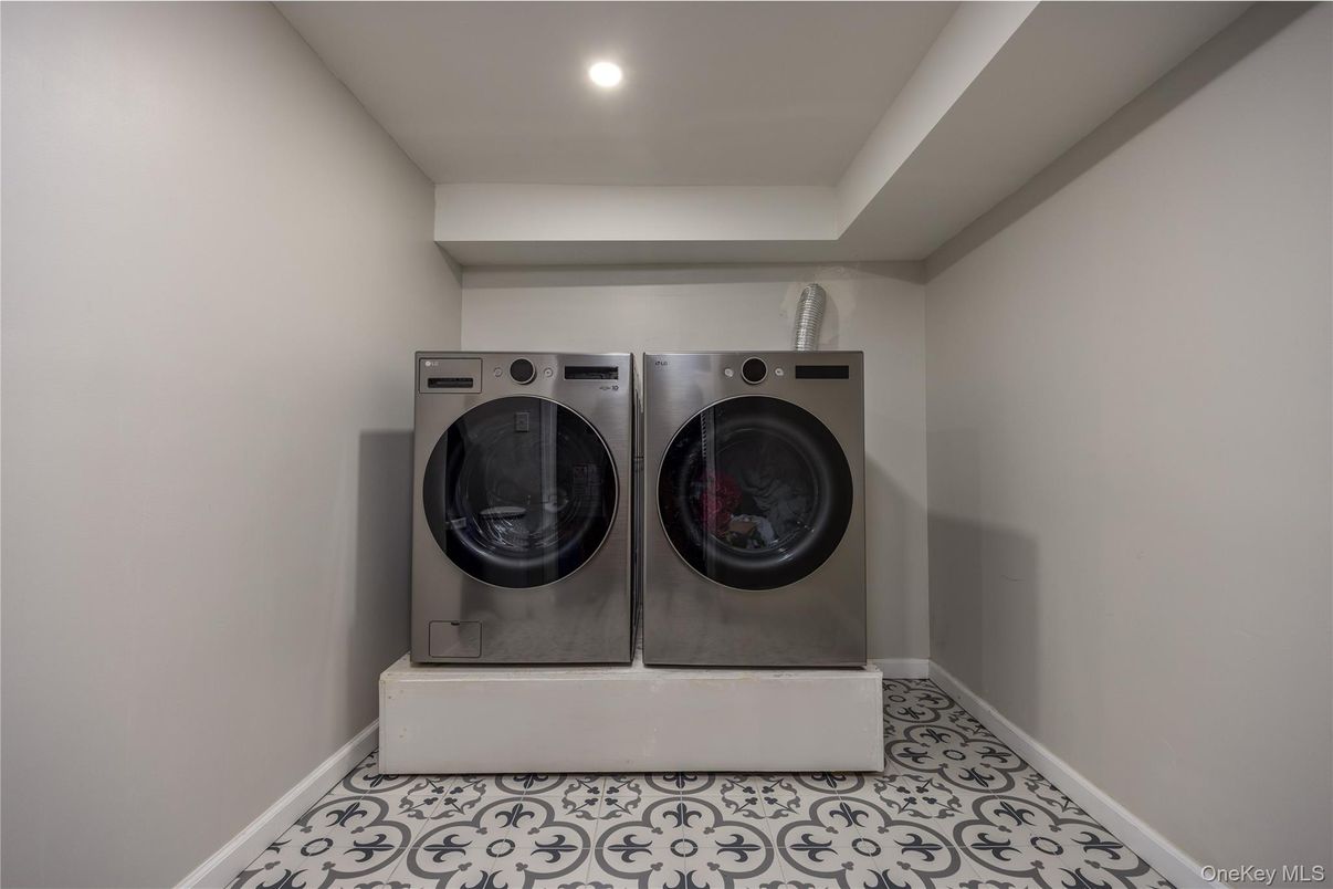 Interior, Recessed Lighting, Washer