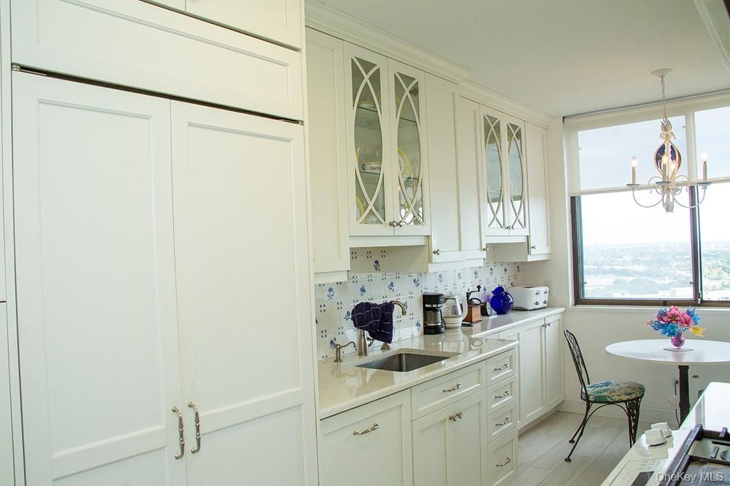 Chandelier, Interior, Kitchen