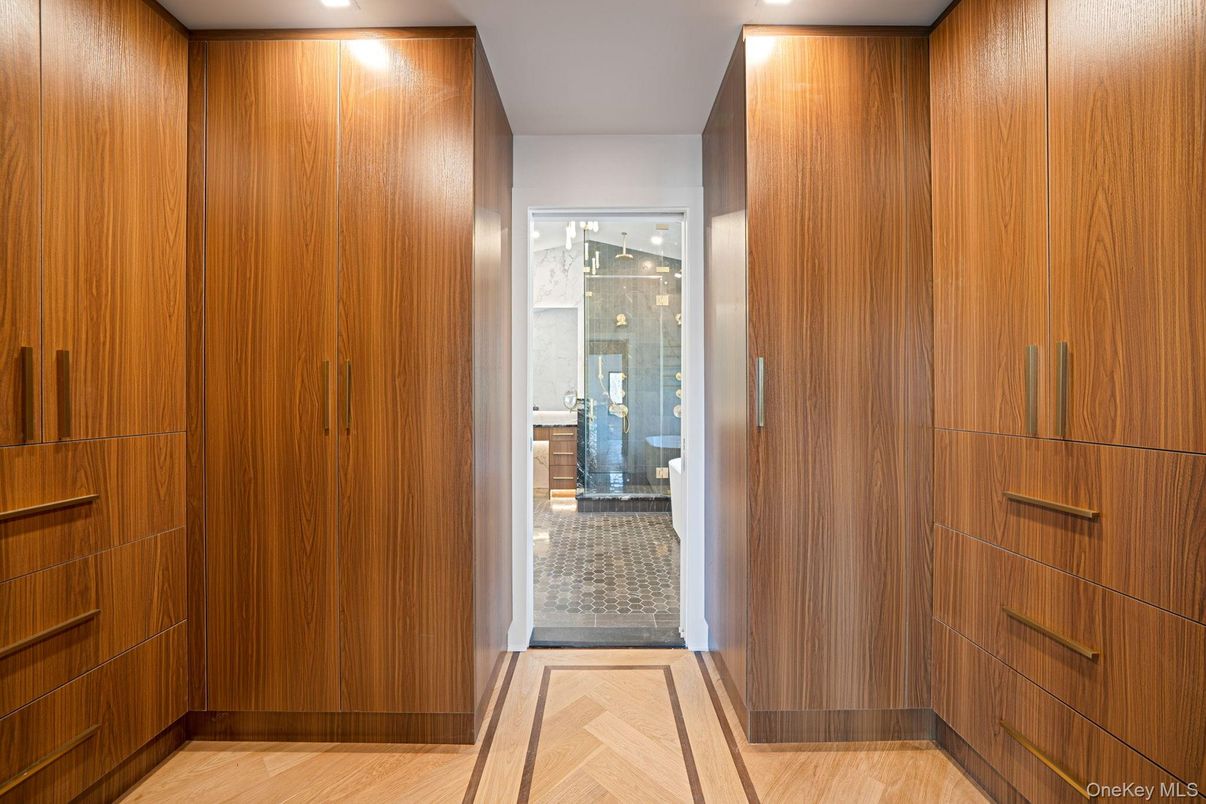 Bathroom, Interior, Recessed Lighting, Wood Texture Flooring