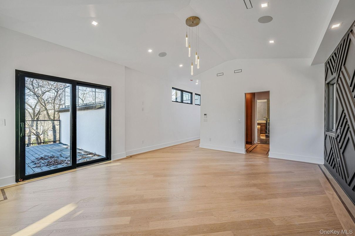Empty room, Interior, Pendant Lights, Recessed Lighting, Wood Texture Flooring