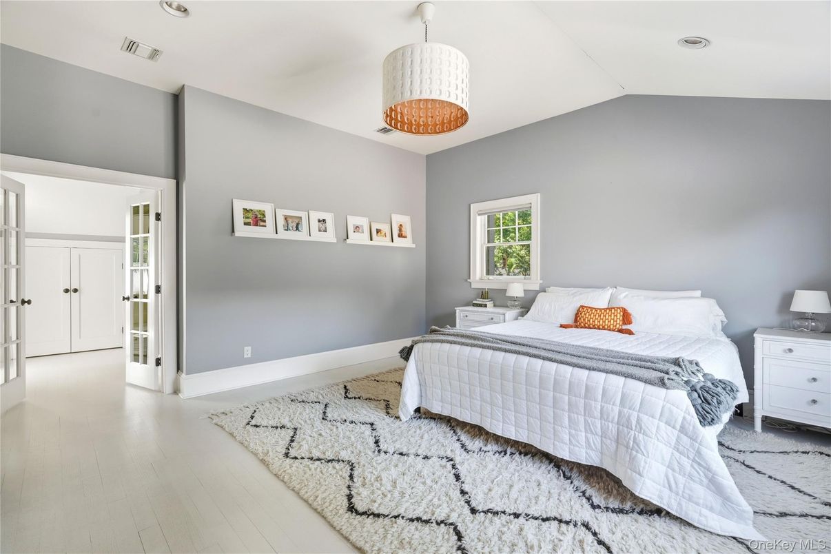 Bedroom, Interior, Pendant Lights, Recessed Lighting, Wood Texture Flooring