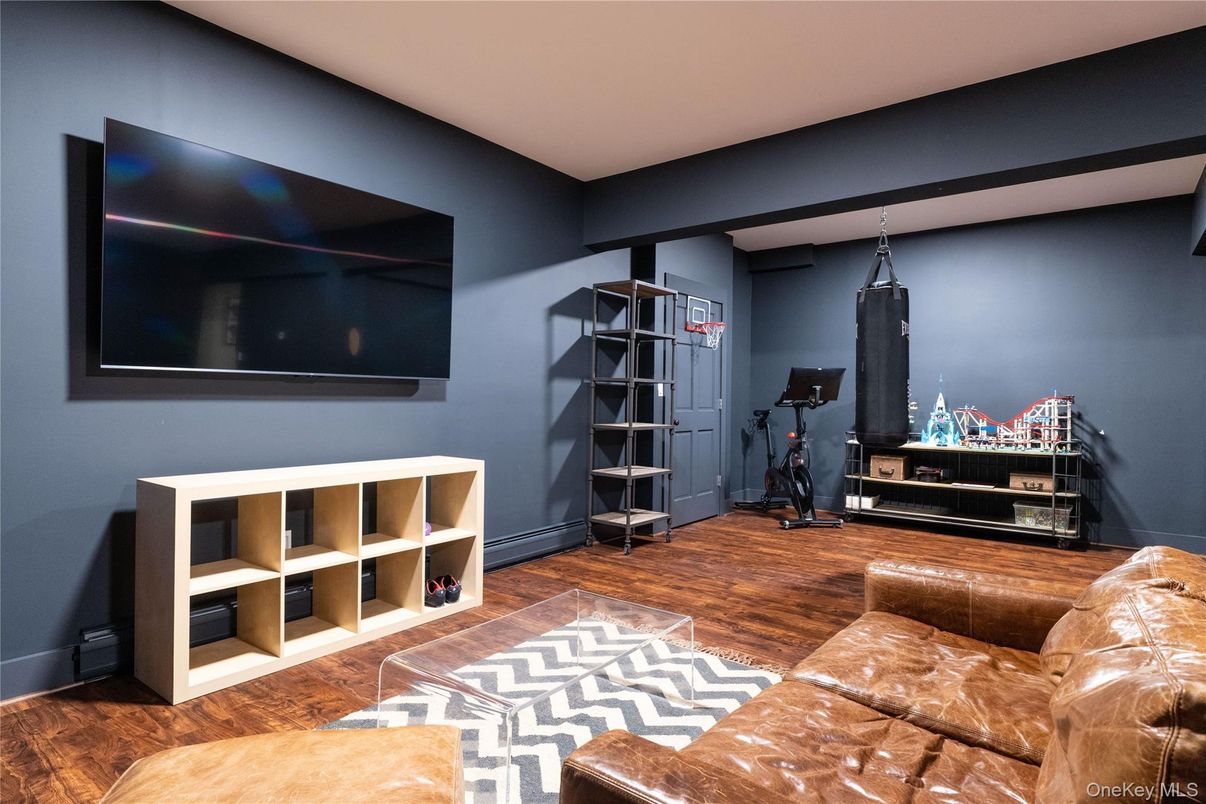 Fitness Equipment, Interior, Living room, Wood Texture Flooring