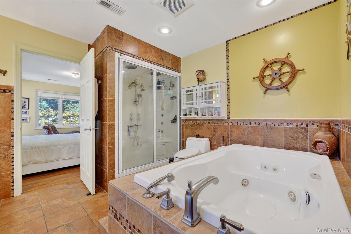 Bathroom, Bedroom, Glass Shower, Interior, Recessed Lighting